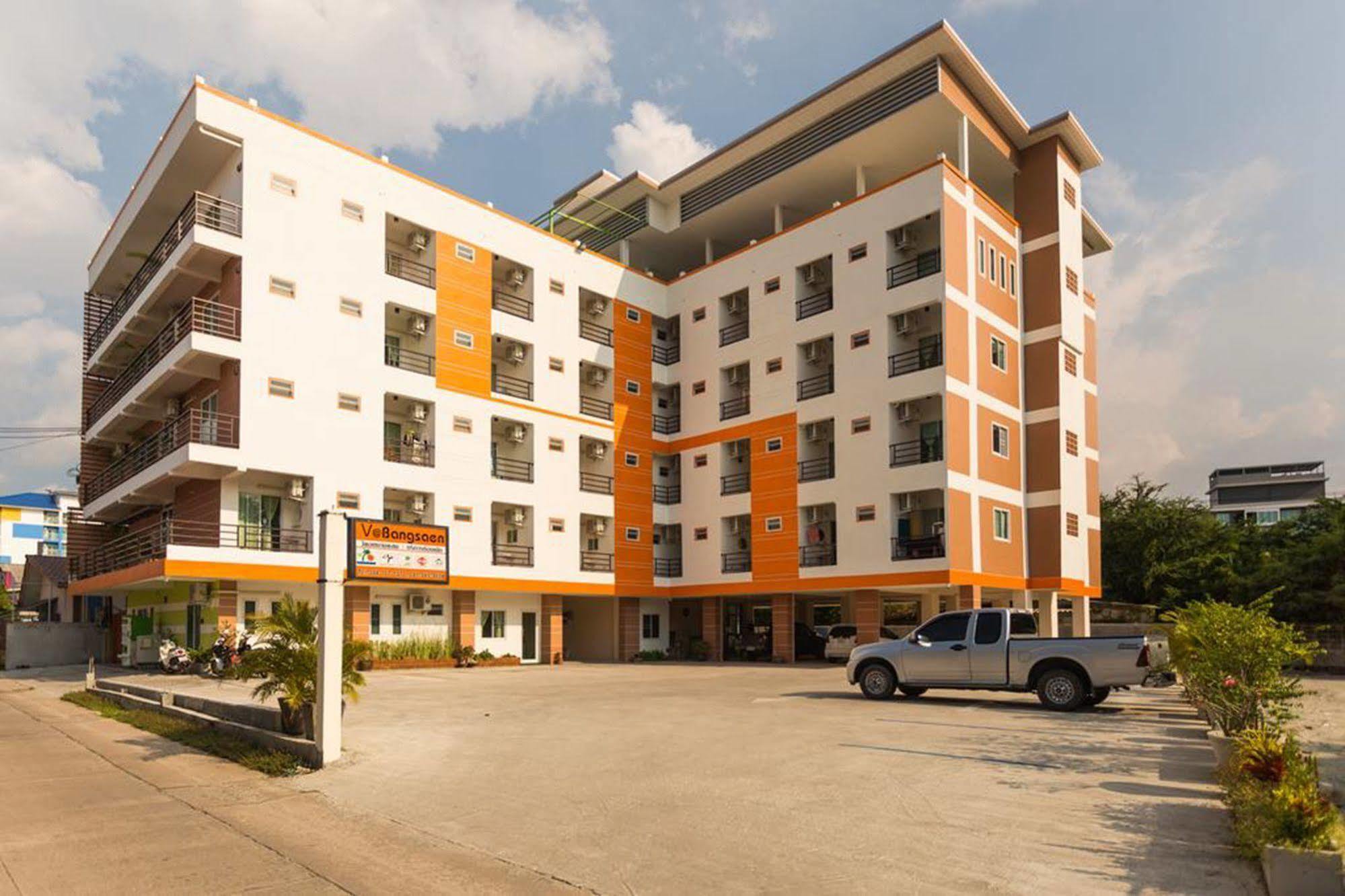 V At Bangsaen Hotel Kültér fotó